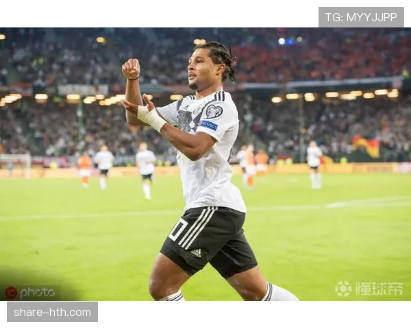 格纳布里精彩无球跑动助攻展现，球队控球战术持续