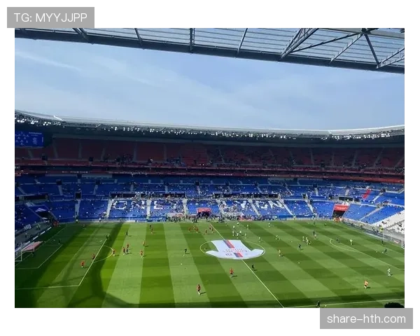 激战绿茵场：本轮足球赛事精彩瞬间回顾，深度解析近期走势