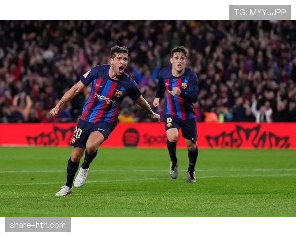 拉菲尼亚与莱万多夫斯基进攻连线解析