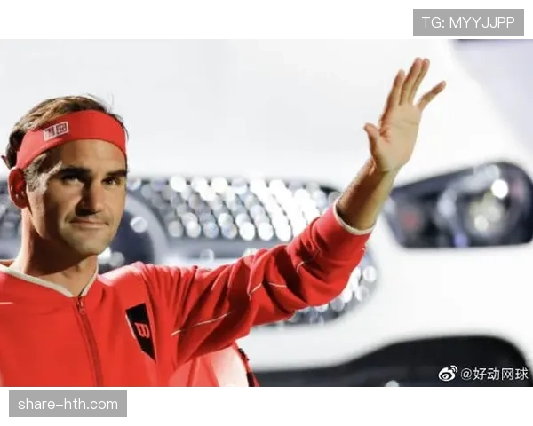 费德勒比赛结束后拿着奶茶坐看大伙累瘫，这生活差距也太大了吧